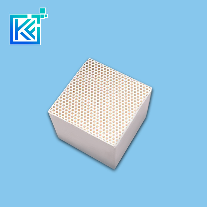 Manufacturer Precision Customerization Wear-Resistant Anti-Corrosion & High Temperature Insulation Filter Adsorption 99.7% Round Alumina Ceramic Honeycom