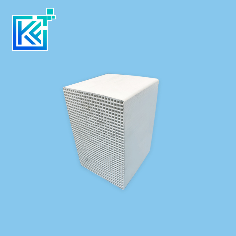 Manufacturer Precision Customization Wear-Resistant Anti-Corrosion Insulator Filter Adsorption 99.7% Square Alumina Ceramic Honeycom Plates