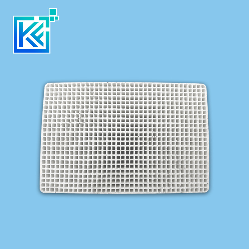 Manufacturer Precision Customization Wear-Resistant Anti-Corrosion Insulator Filter Adsorption 99.7% Square Alumina Ceramic Honeycom Plates