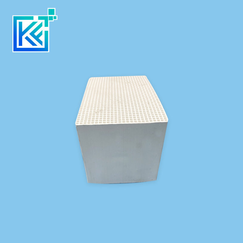 Manufacturer Precision Customization Wear-Resistant Anti-Corrosion Insulator Filter Adsorption 99.7% Square Alumina Ceramic Honeycom Plates